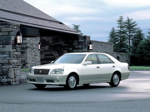 Toyota Crown 2.5i: технические характеристики, фото, отзывы